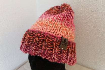 'TEAGAN' Beanie in MAGENTA MOOD